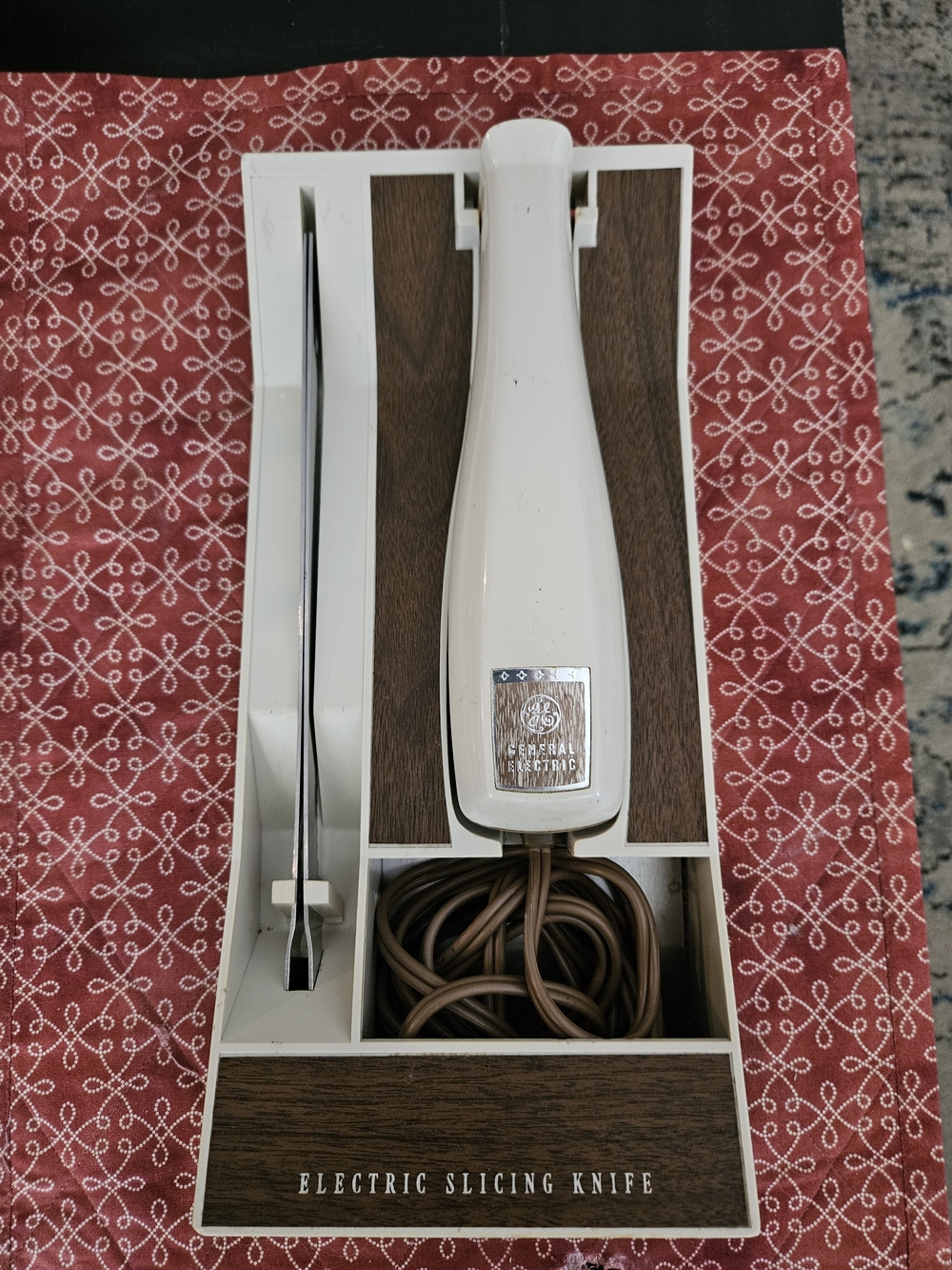 General Electric White Electric Slicing Knife - White Tested